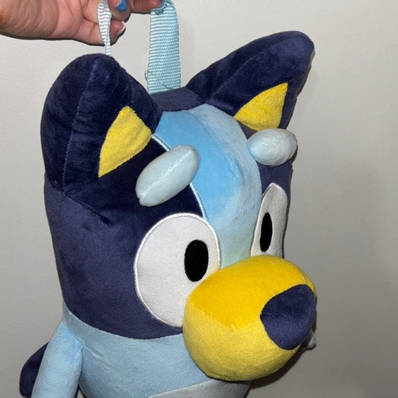 Bluey plush book bag - Picture 2 of 9